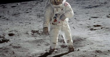 Prada will create the new NASA Moon suit.